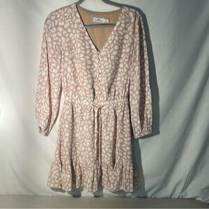 Vineyard Vines animal geo design v-neck beige & White Dress size xxs